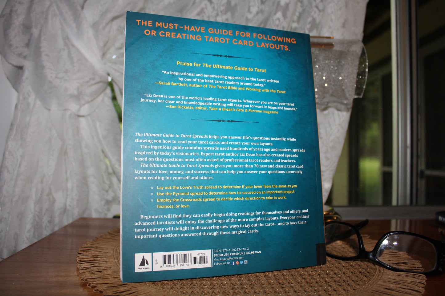 Book - The Ultimate Guide to Tarot Spreads - Liz Dean