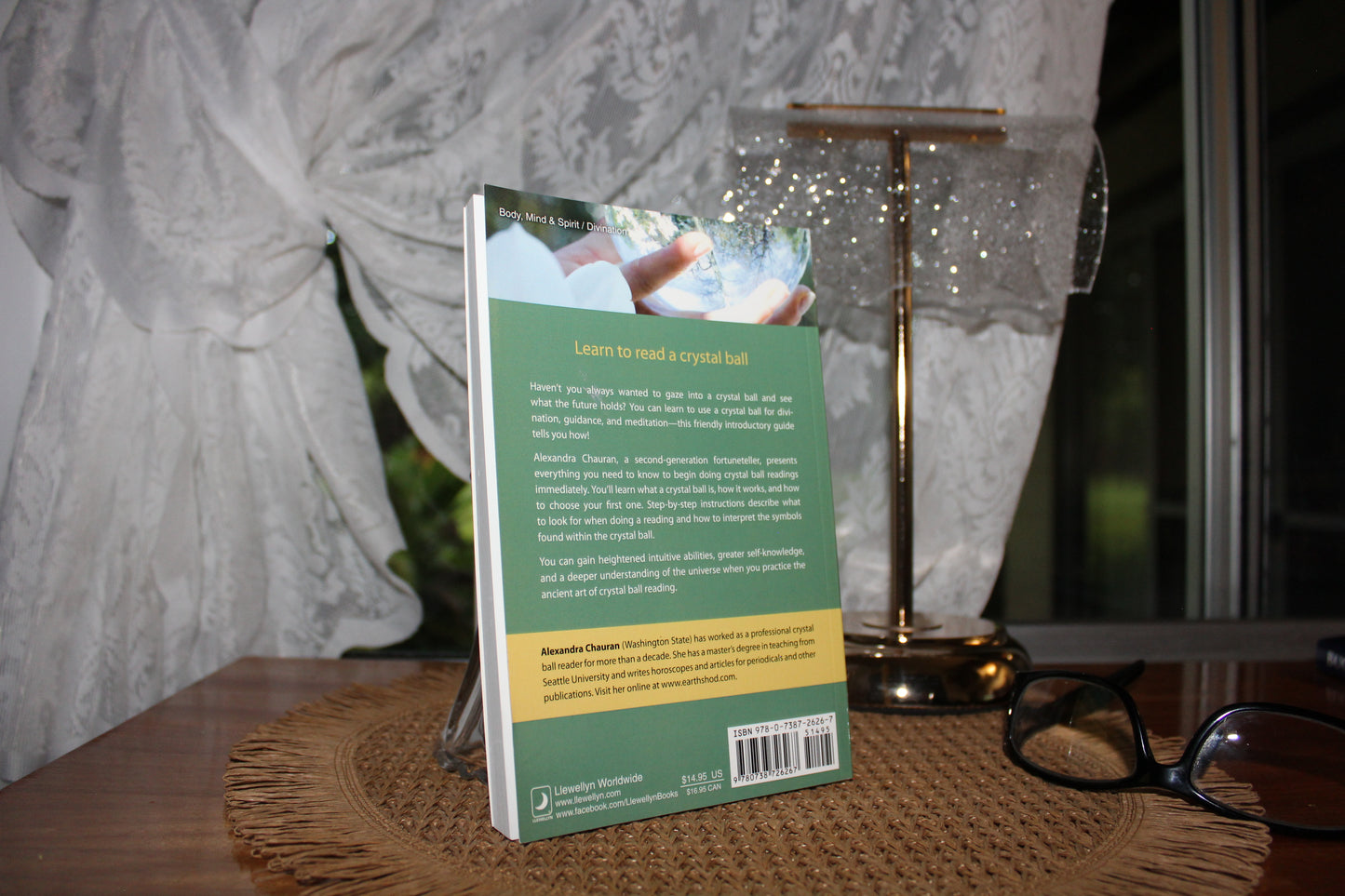 Book - Crystal Ball Reading for Beginners