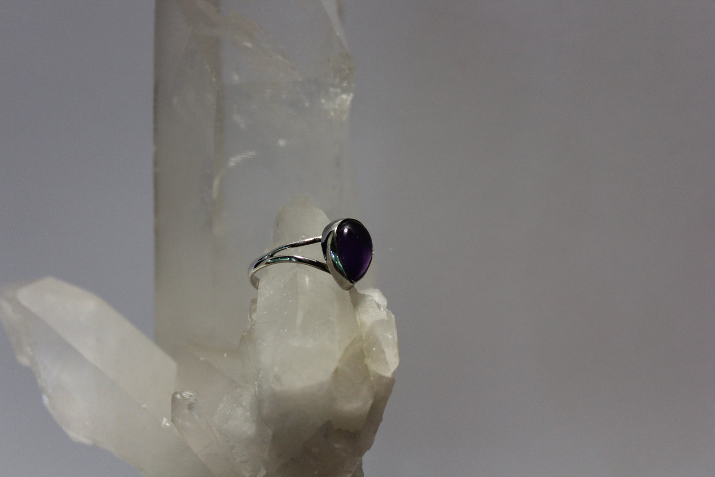 Ring - Amethyst - size - 8