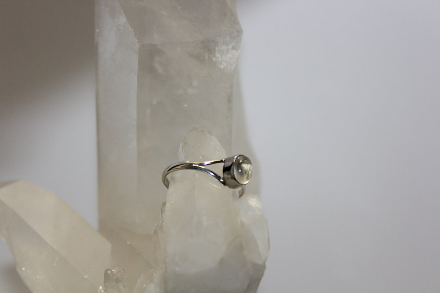 Ring - Clear Quartz - size - 7