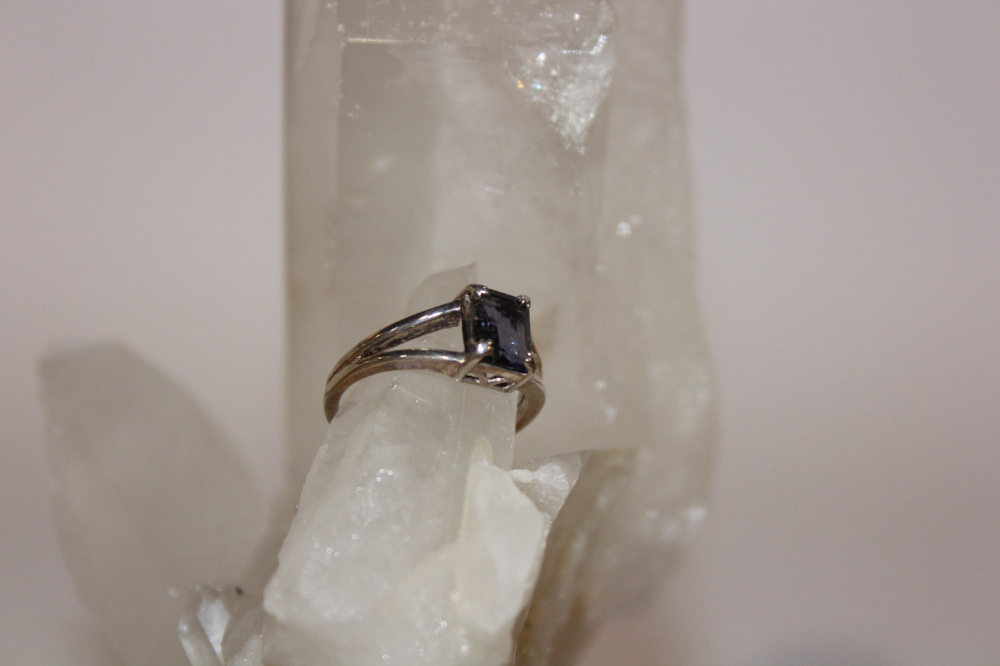 Ring - Iolite - size - 7