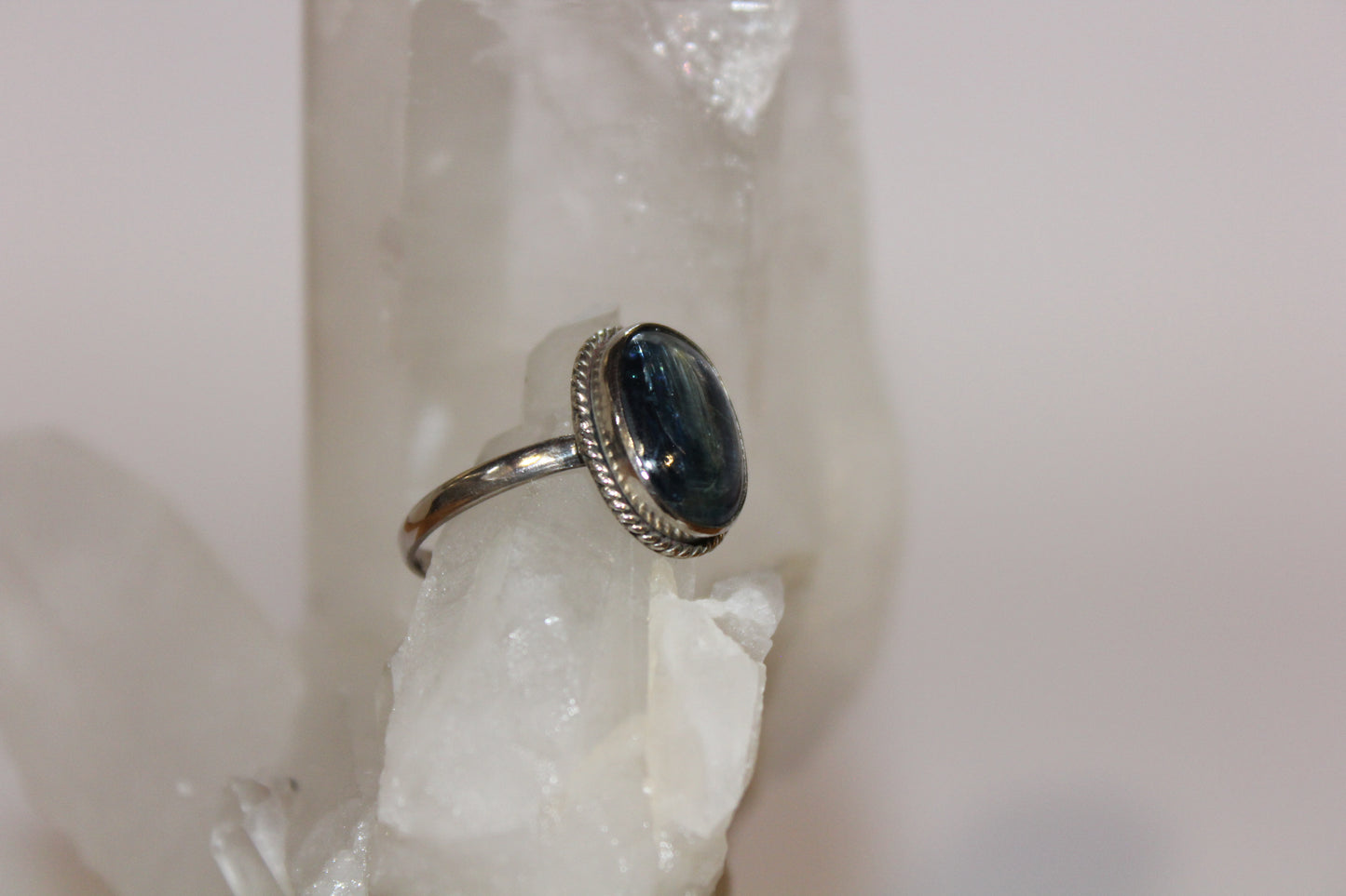 Ring - Kyanite - size - 9