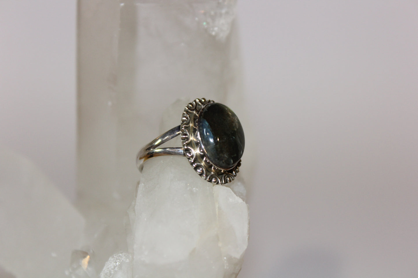 Ring - Labradorite - size - 8