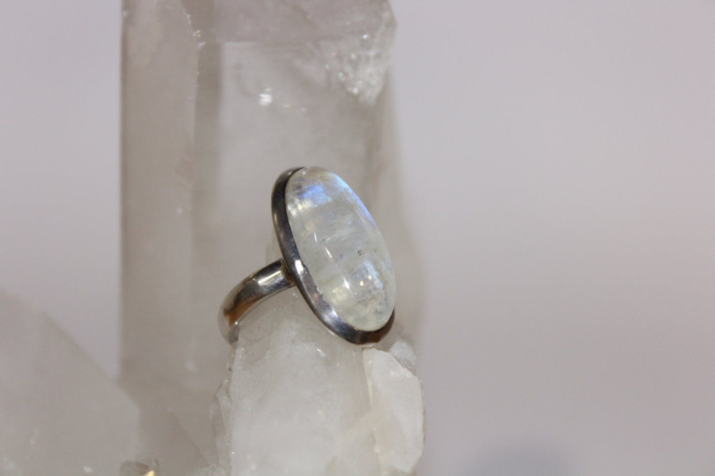 Ring - Moonstone - size - 8
