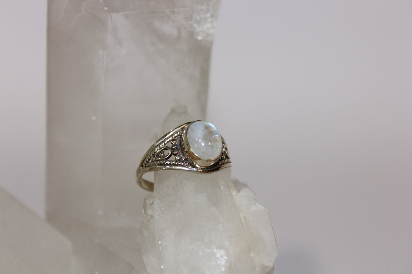 Ring - Moonstone - size - 7