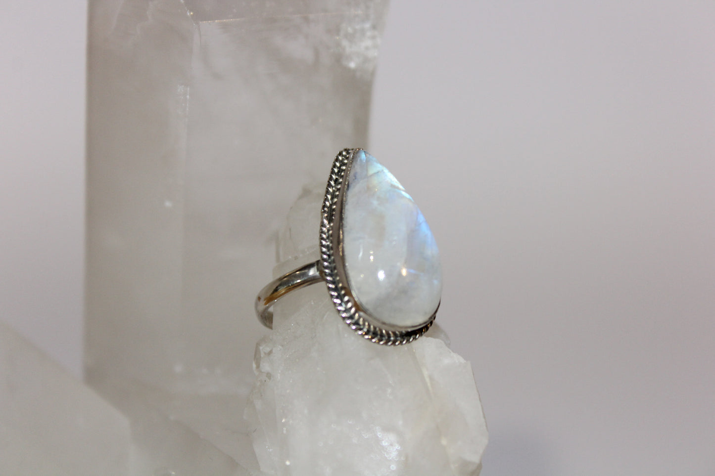 Ring - Moonstone - size - 8.5