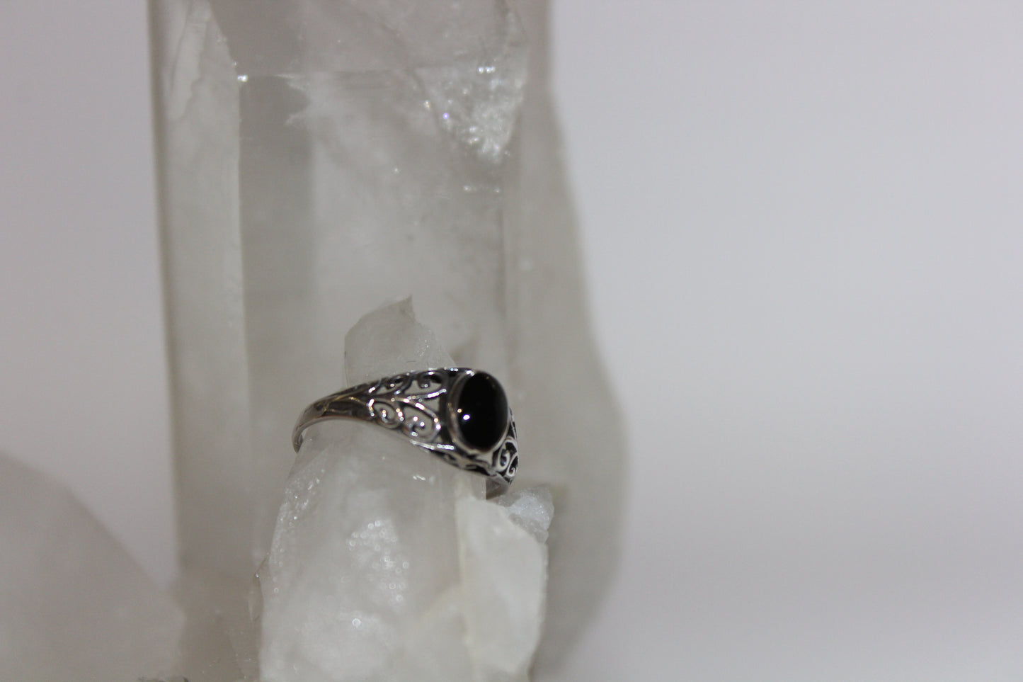 Ring - Onyx - size - 7