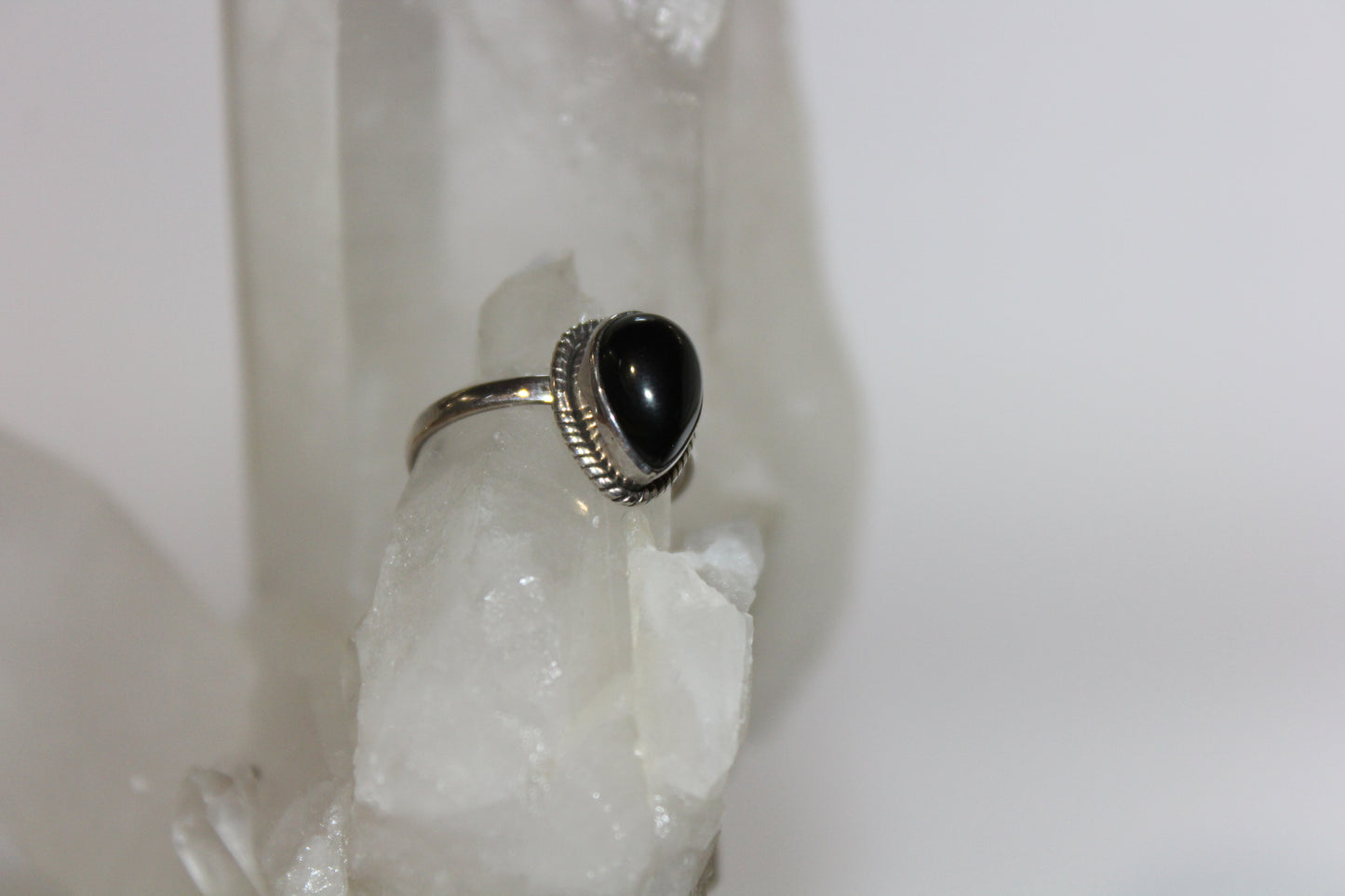 Ring - Onyx - size - 6