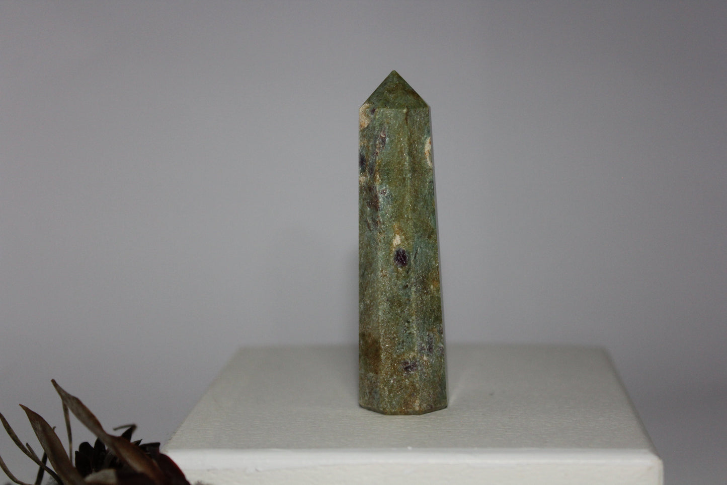 Generator - Ruby Fuchsite - med