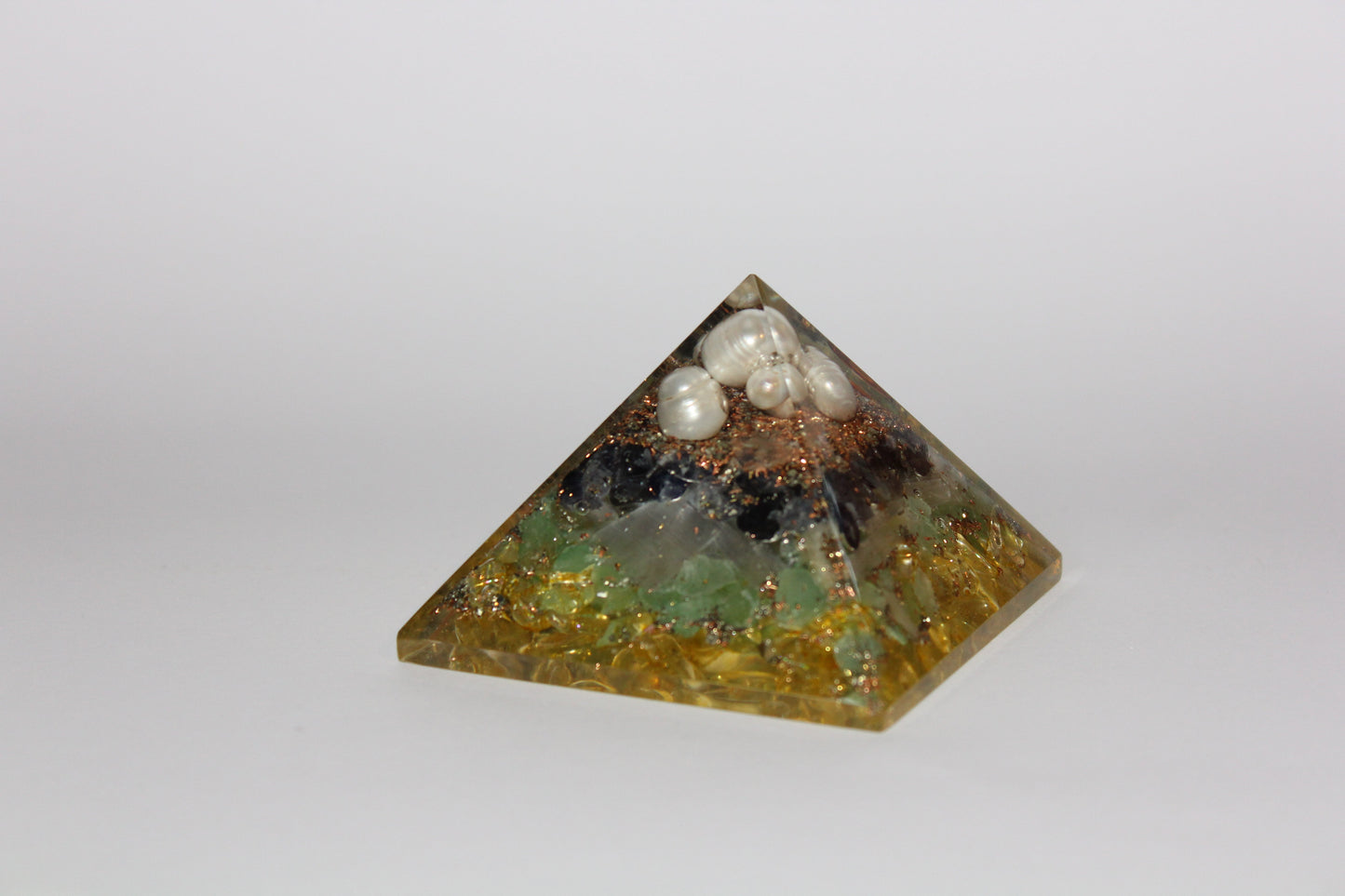 Pyramid - Orgonite - med