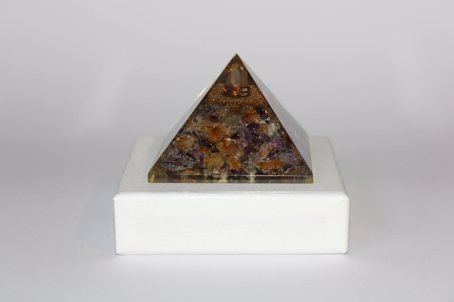 Pyramid - Orgonite - sml/med