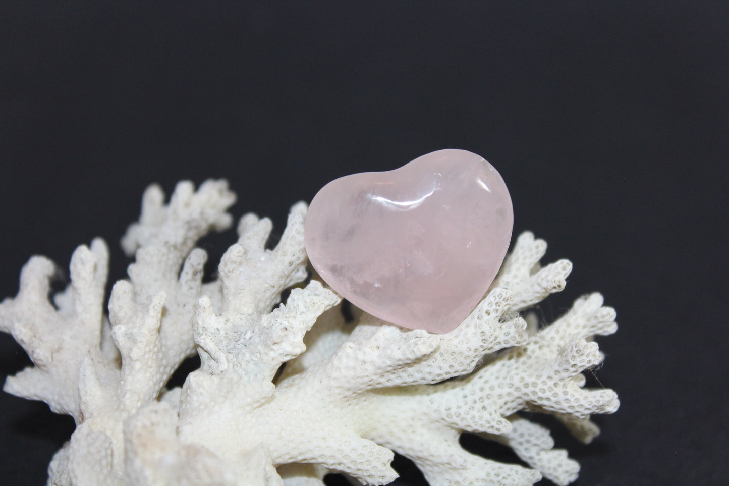 Heart - Rose Quartz - A+ Grade - puff - xsml