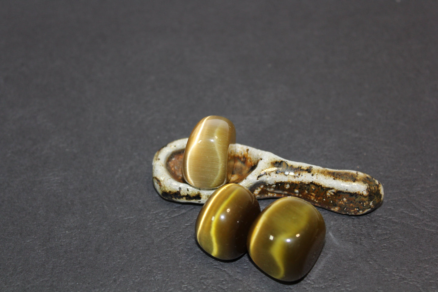 Tumbled - Cat's Eye - Gold