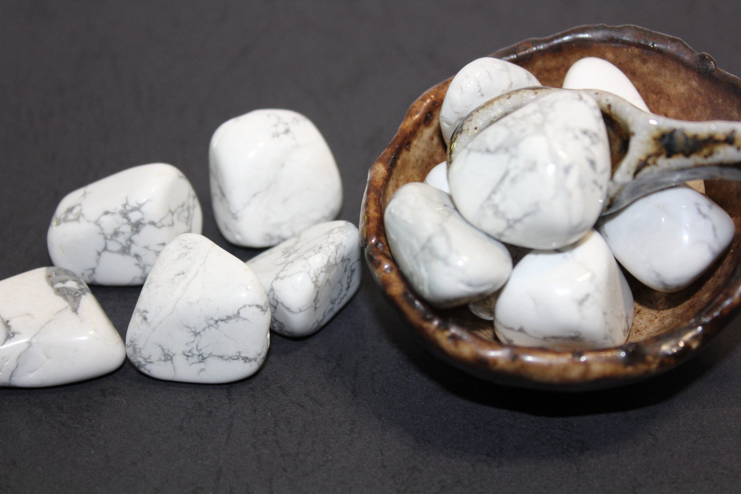 Tumbled - Howlite - White - lge