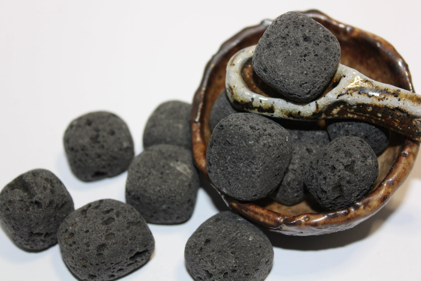 Tumbled - Lava Stone - med