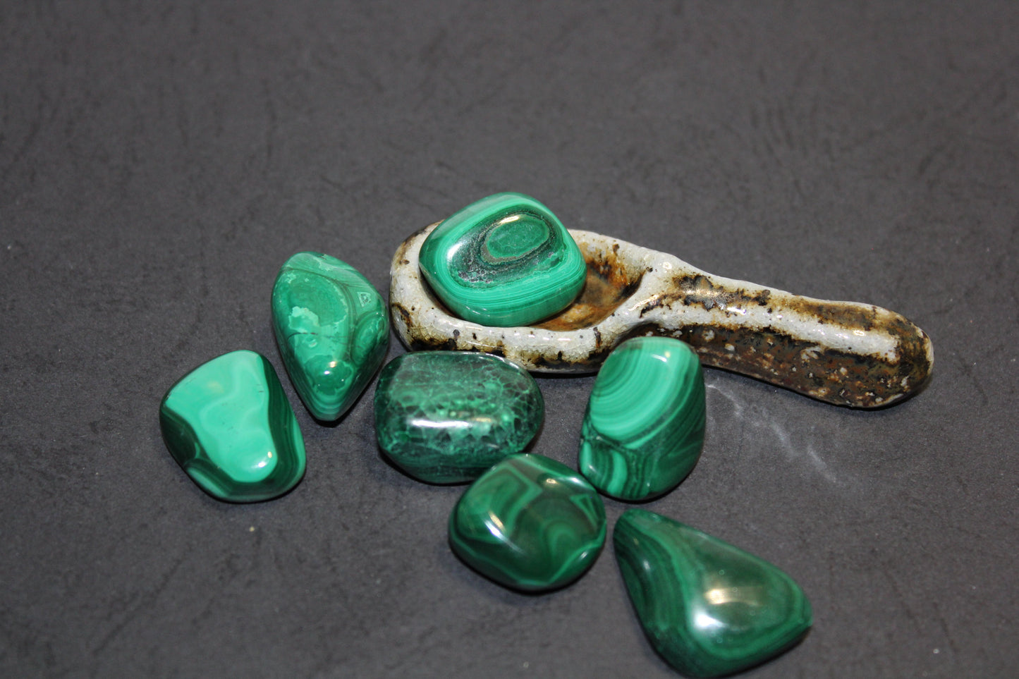 Tumbled - Malachite - A+ - med