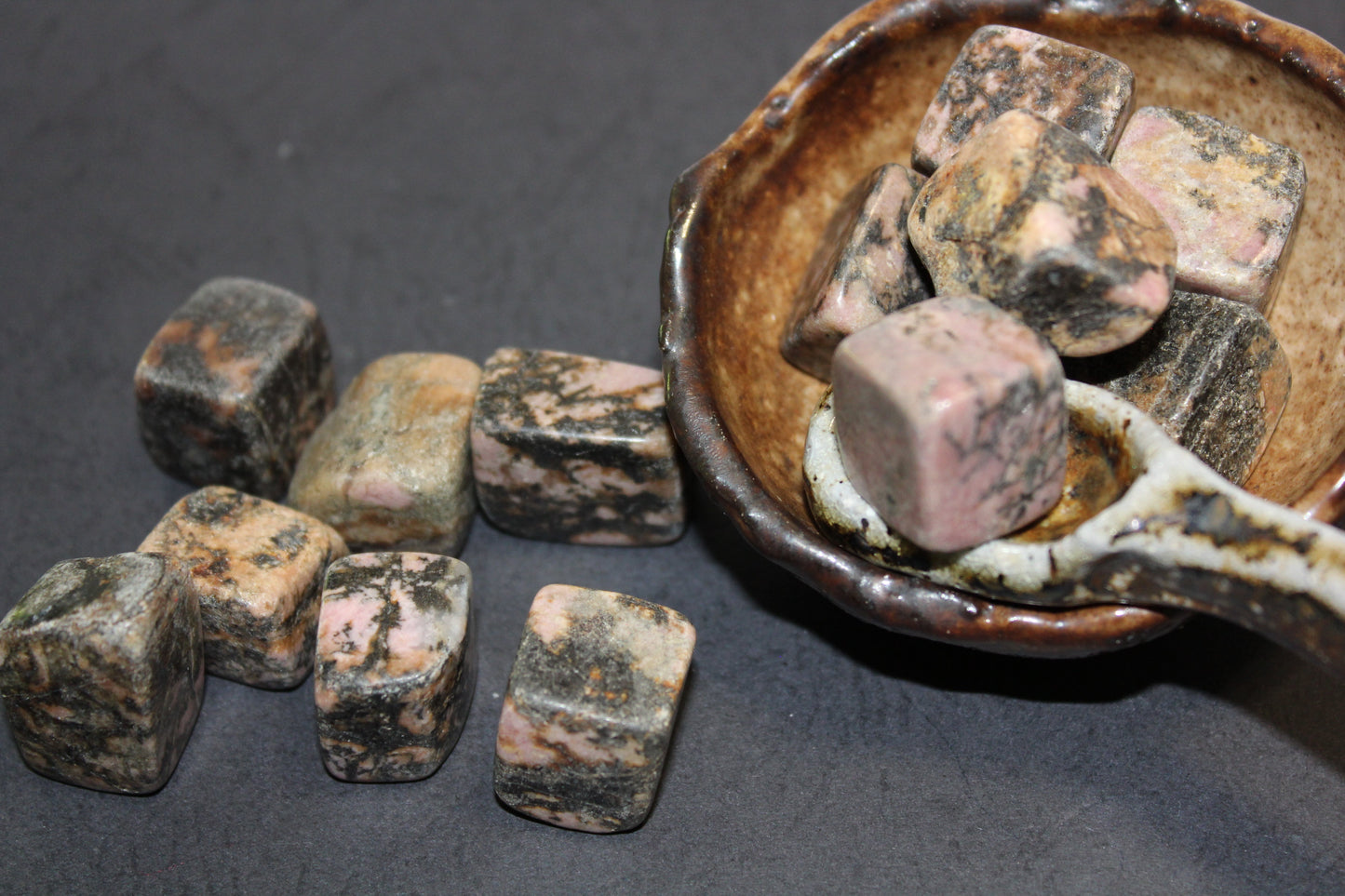 Tumbled - Rhodonite - med