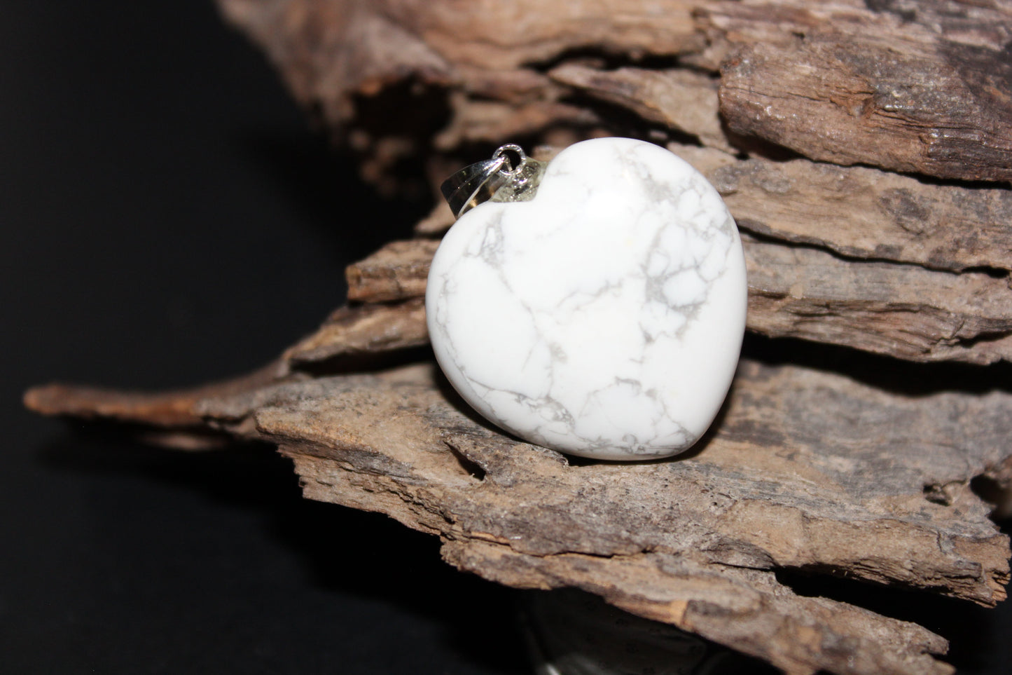 Pendant - Heart - Howlite - med