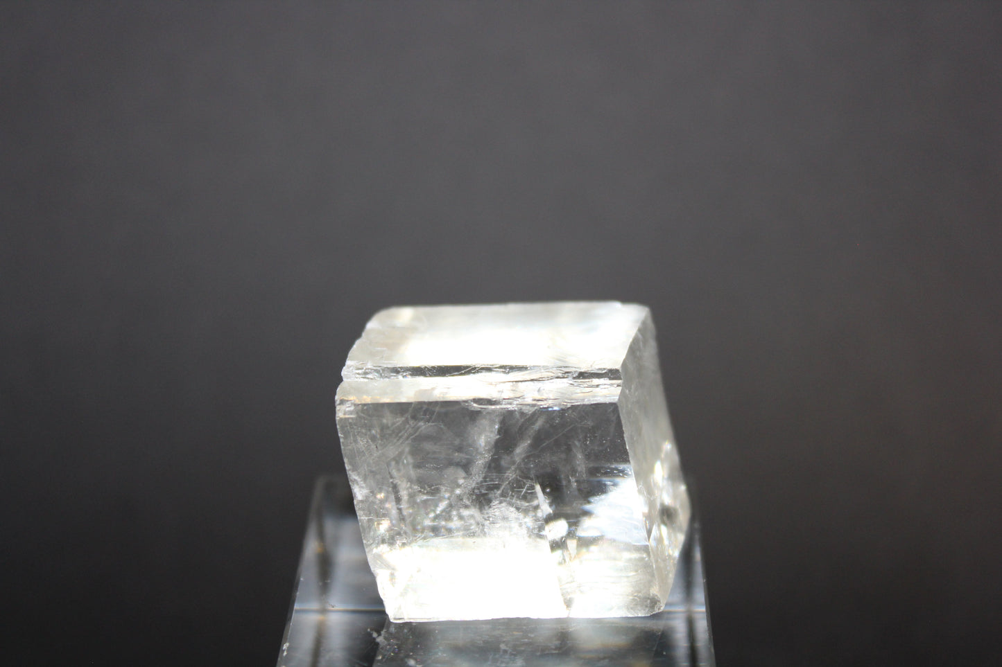 Raw - Calcite (Optical - Rhomboid) - sml