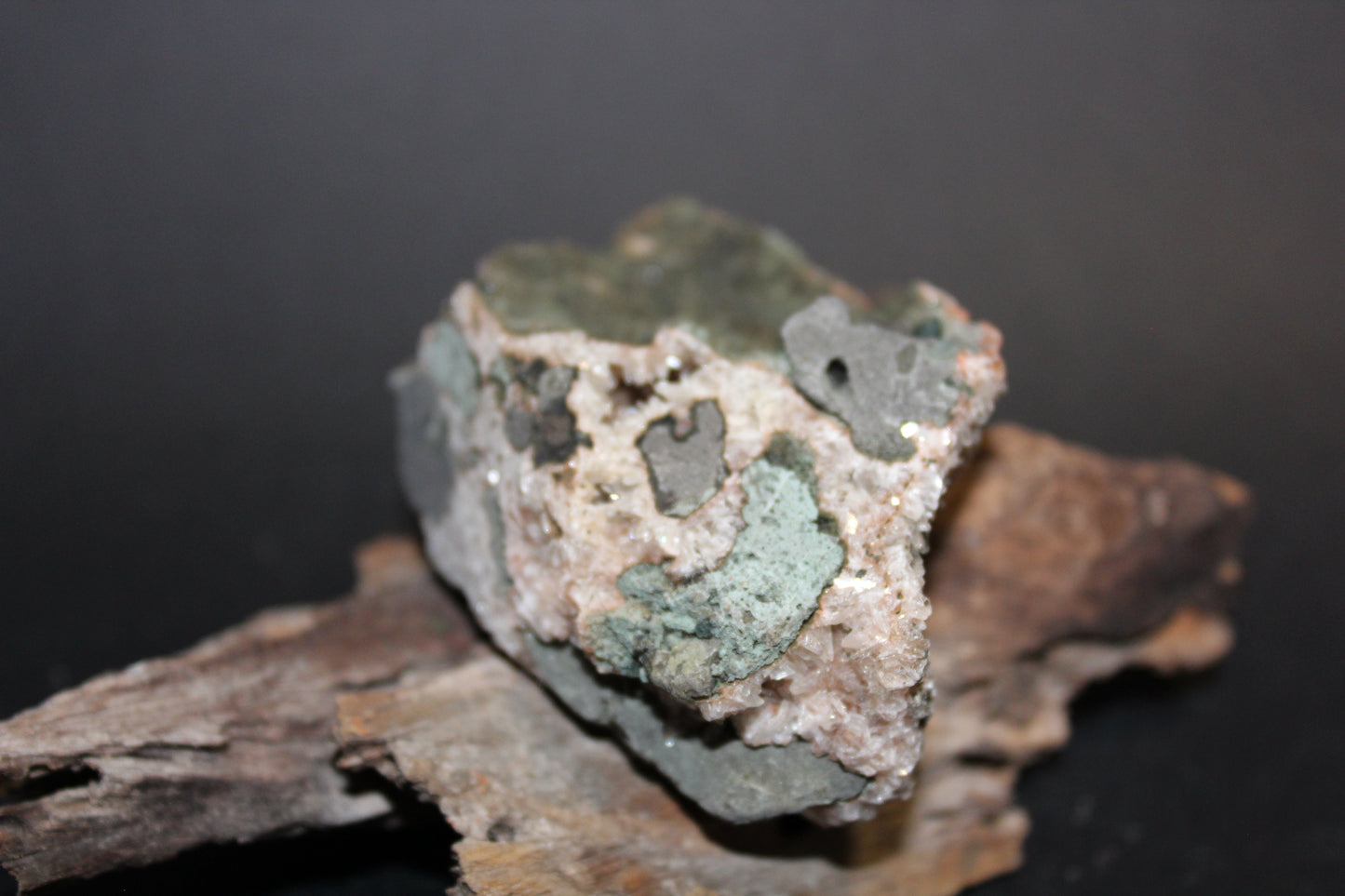 Raw - Heulandite - Red (Poona, India) - sml/med