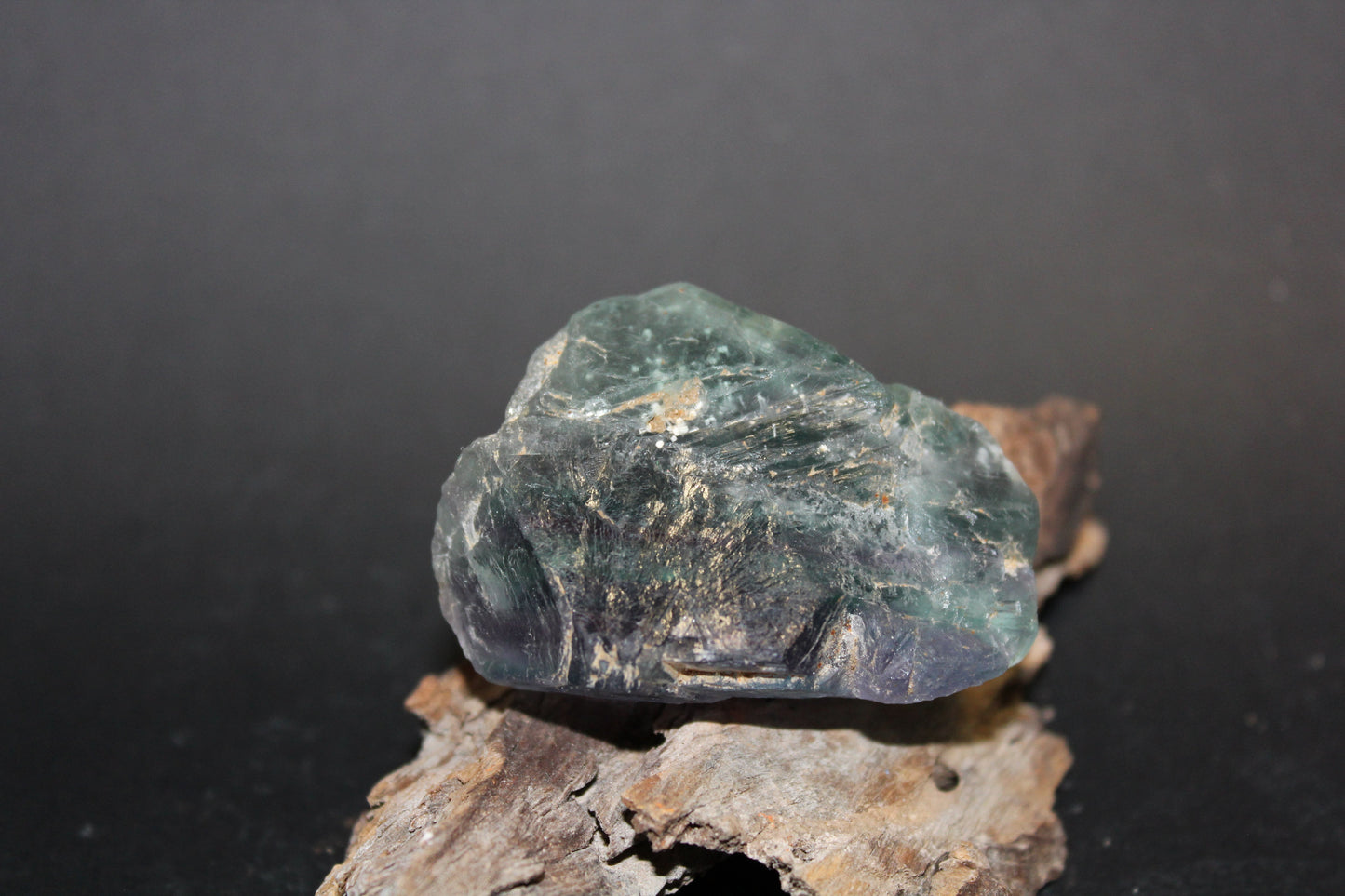 Raw - Fluorite - Rainbow - med