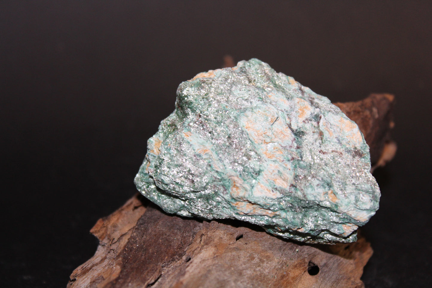 Raw - Fuchsite (with mica) - sml