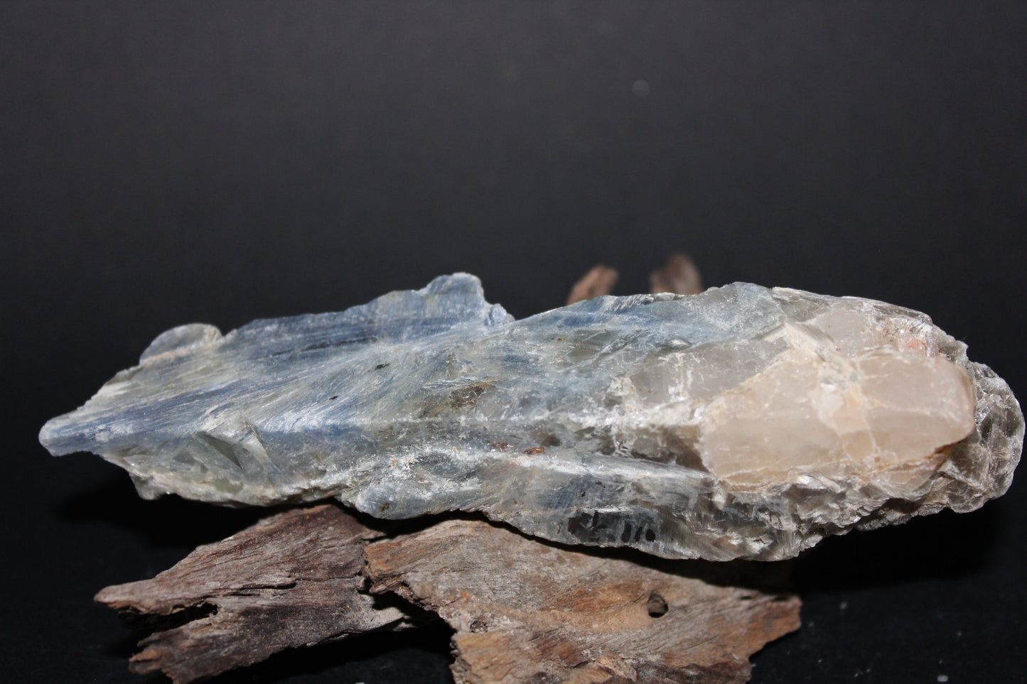 Raw - Kyanite - Blue - med