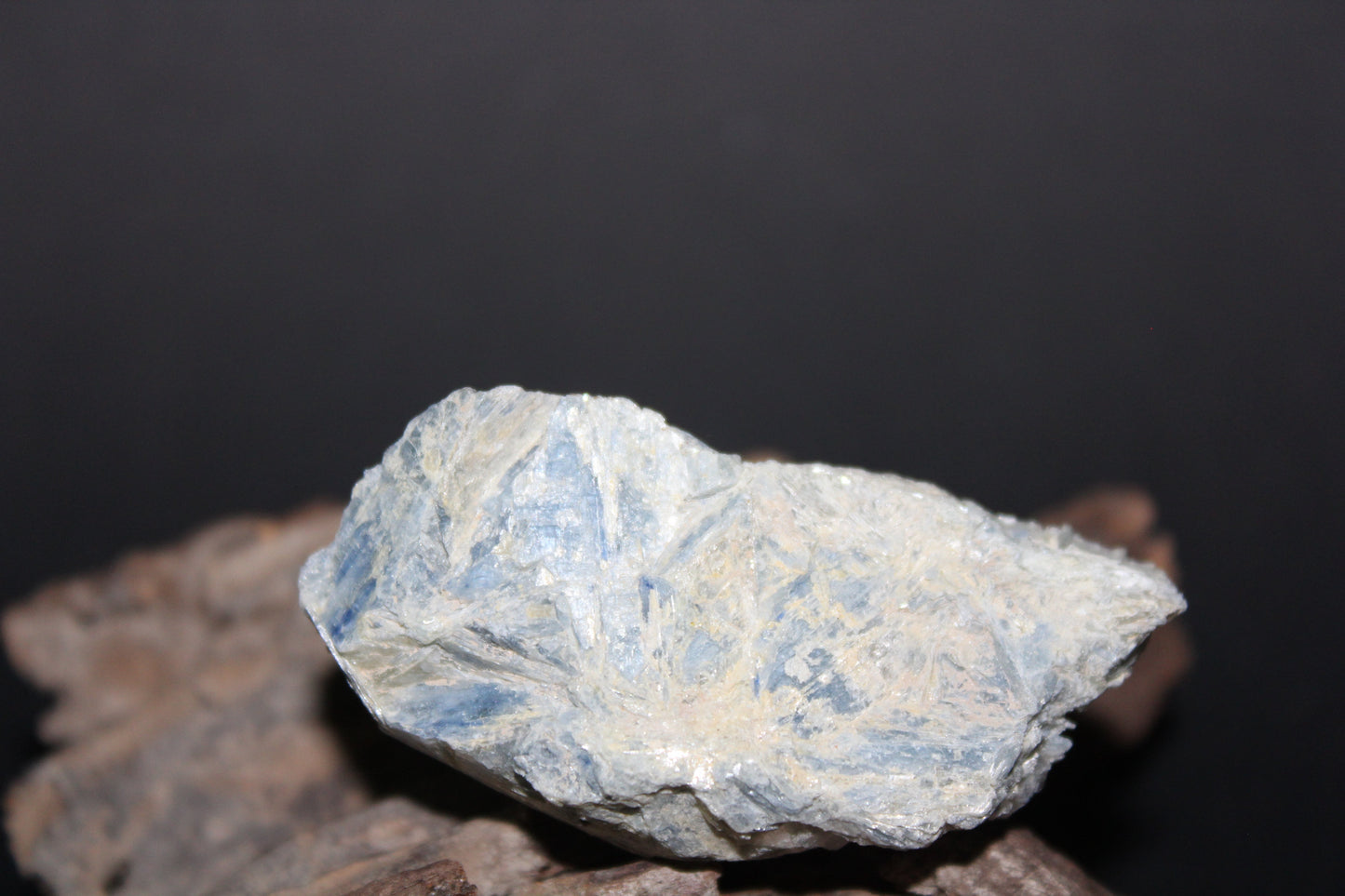 Raw - Kyanite - Blue (crystalline with mica) - sml