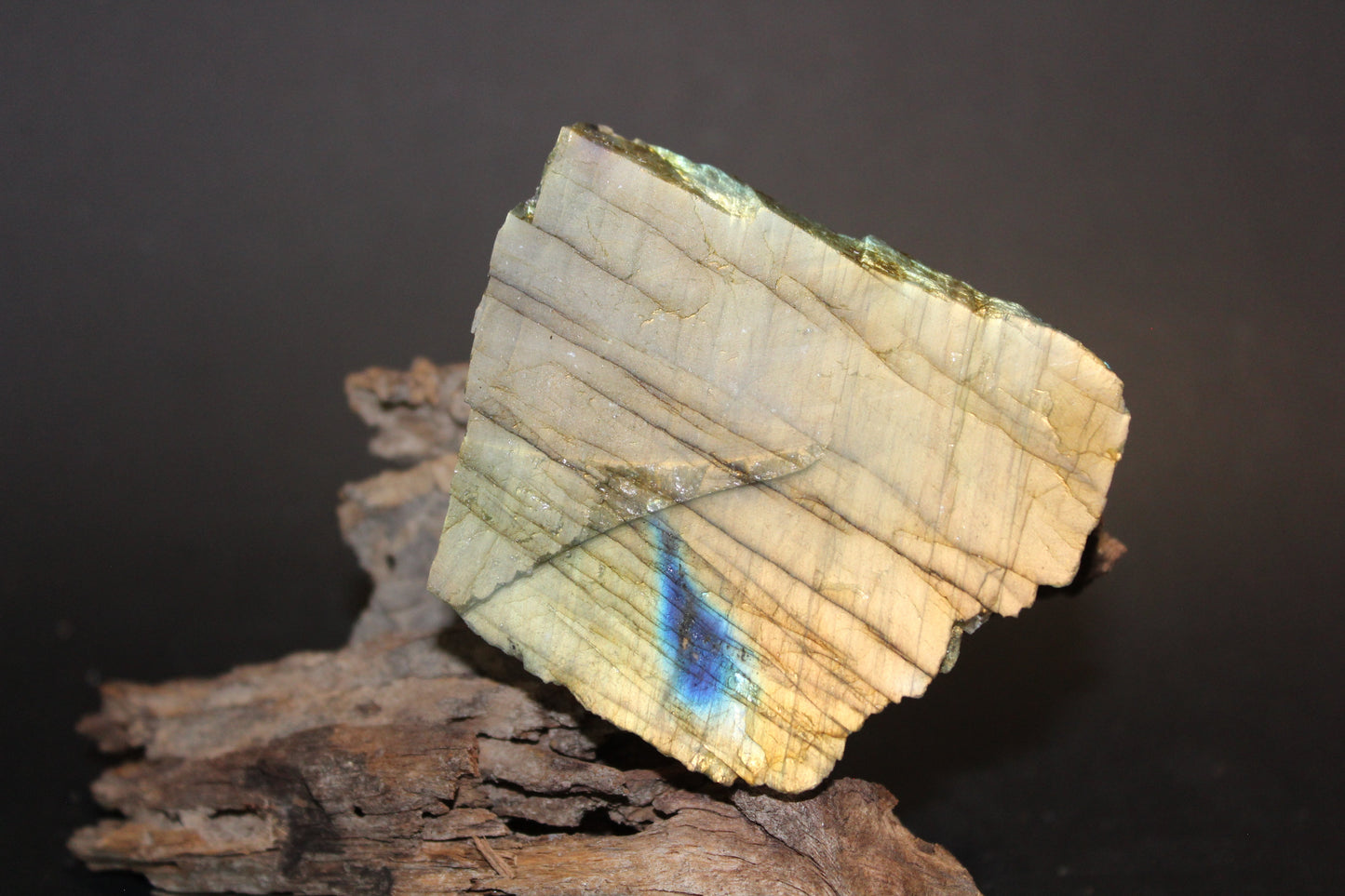 Slice - Labradorite (raw) - med