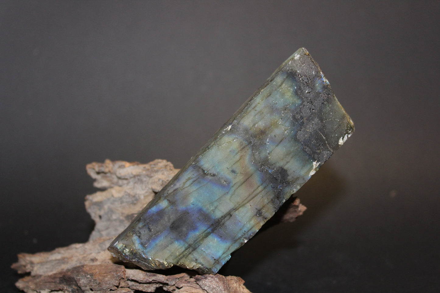 Slice - Labradorite (raw) - med
