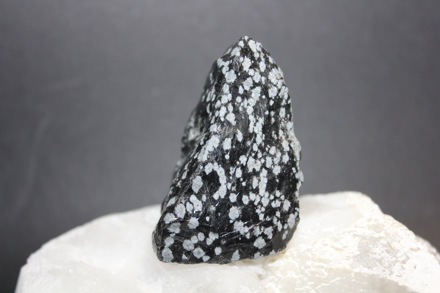 Raw - Snowflake Obsidian - sml