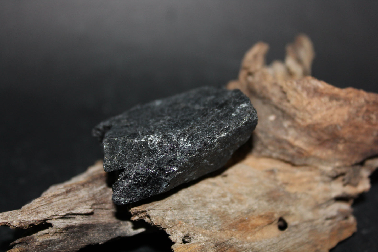 Raw - Tourmaline - Black - sml