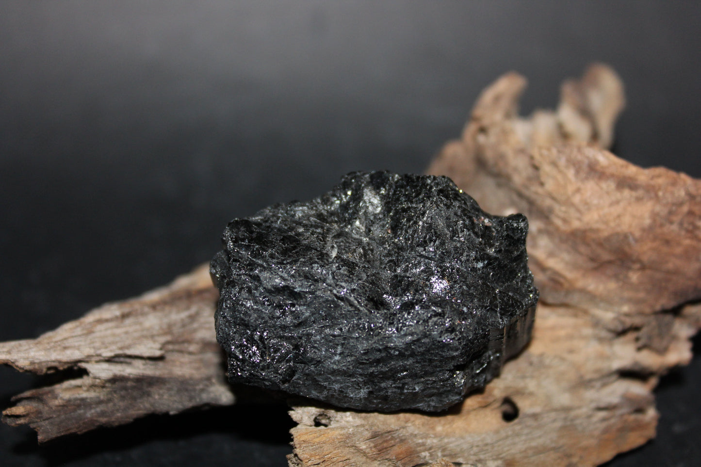 Raw - Tourmaline - Black - sml