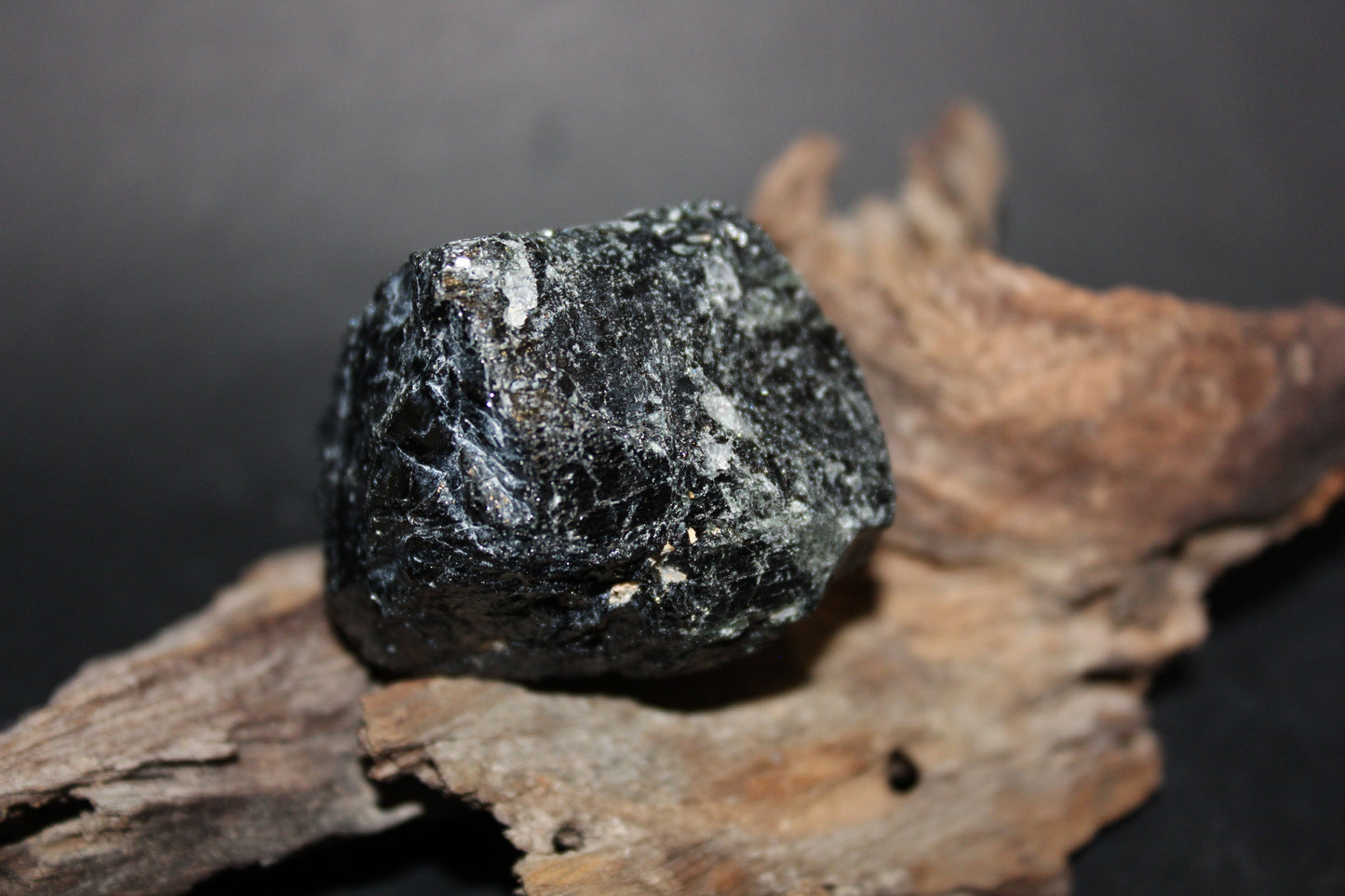 Raw - Tourmaline - Black - sml