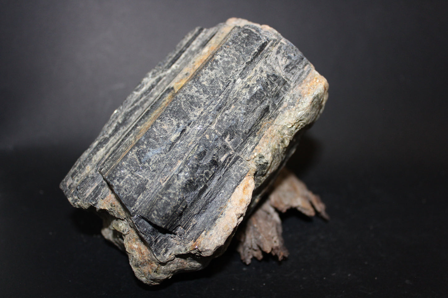 Raw - Tourmaline - Black (Australia) - lge