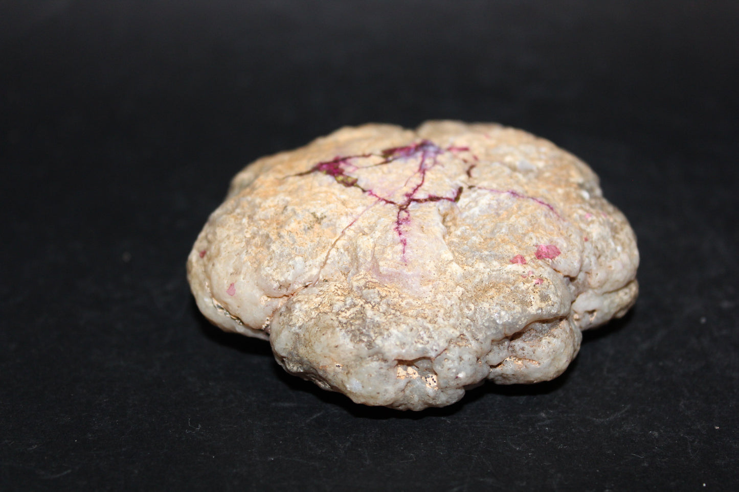 Geode - Clear Quartz (Pink - dyed) - sml