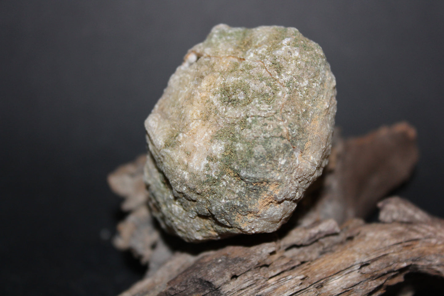 Geode - Clear Quartz - full geode - sml