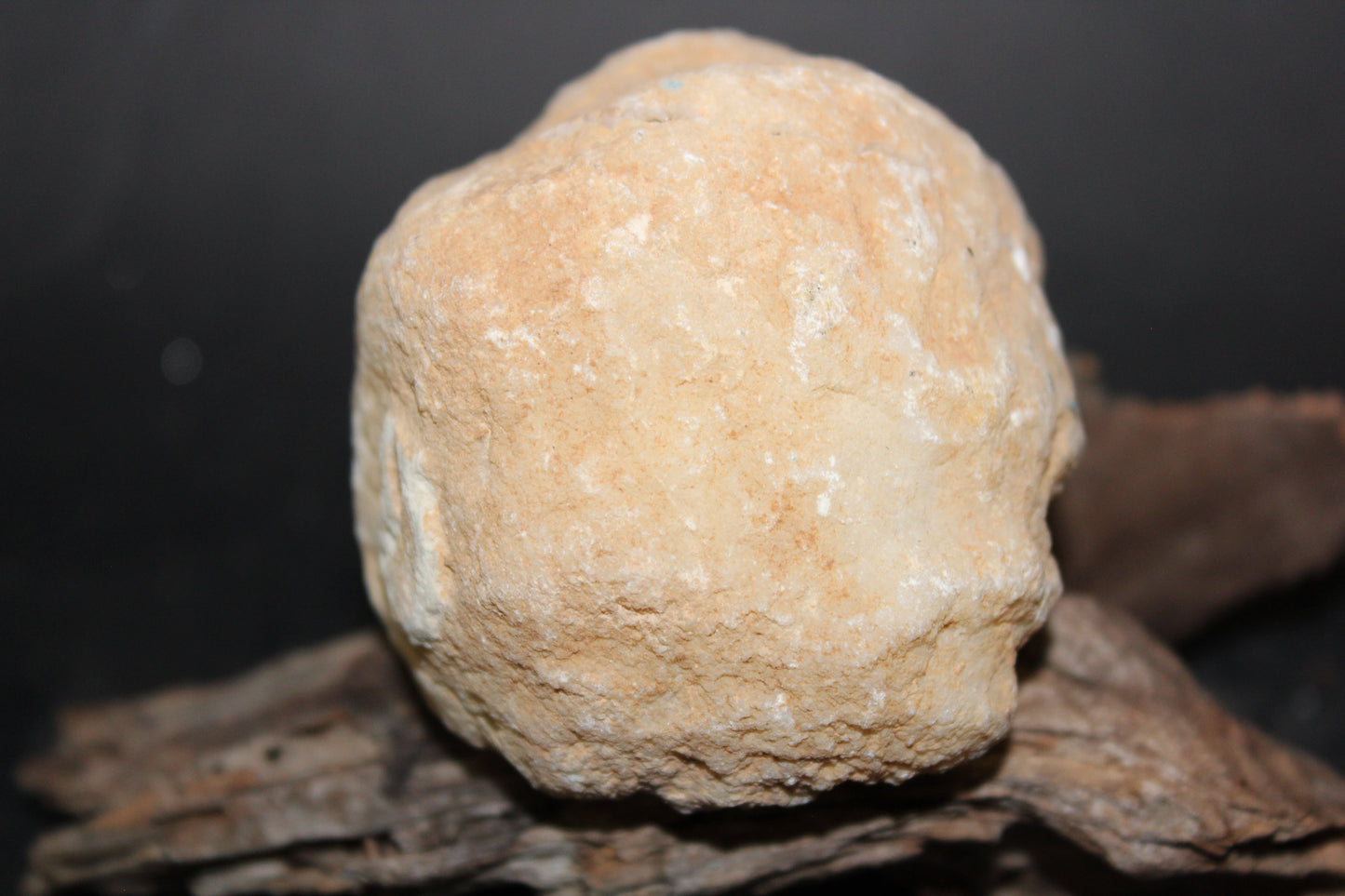 Geode - Clear Quartz - full geode - sml