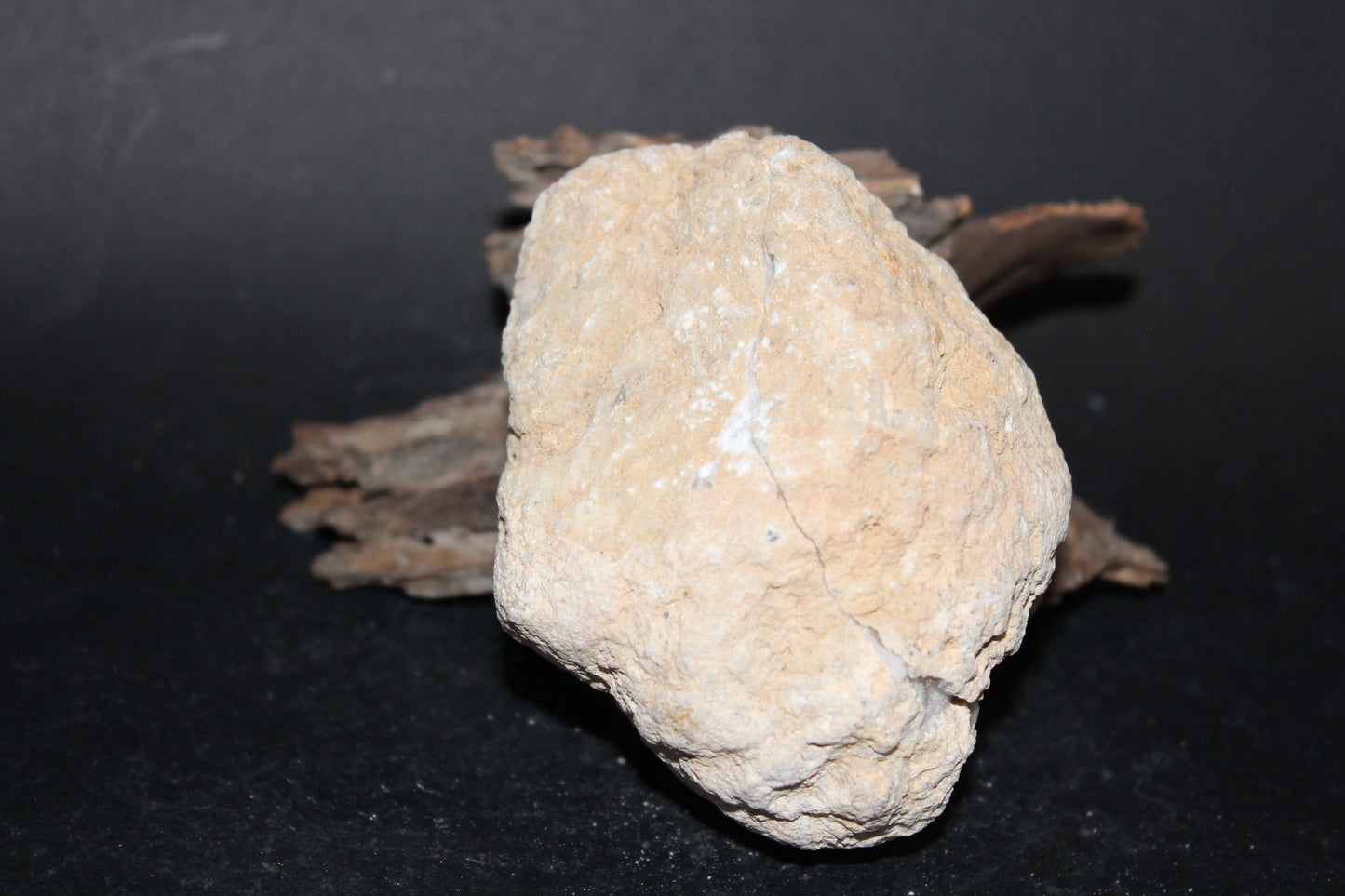 Geode - Clear Quartz - full geode - med