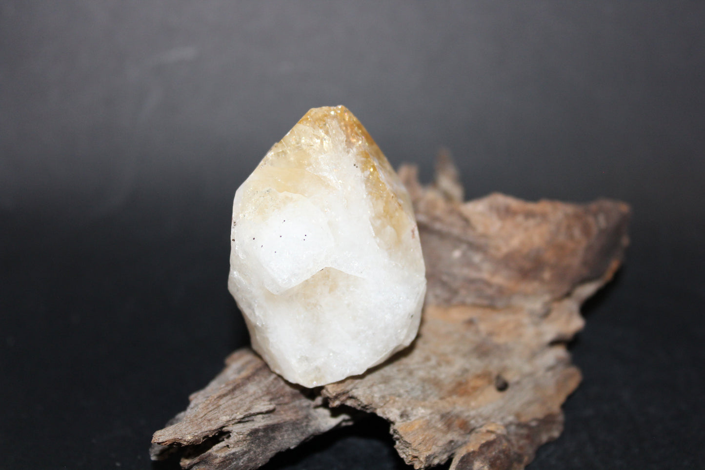 Point - Citrine (sawn base) - lge