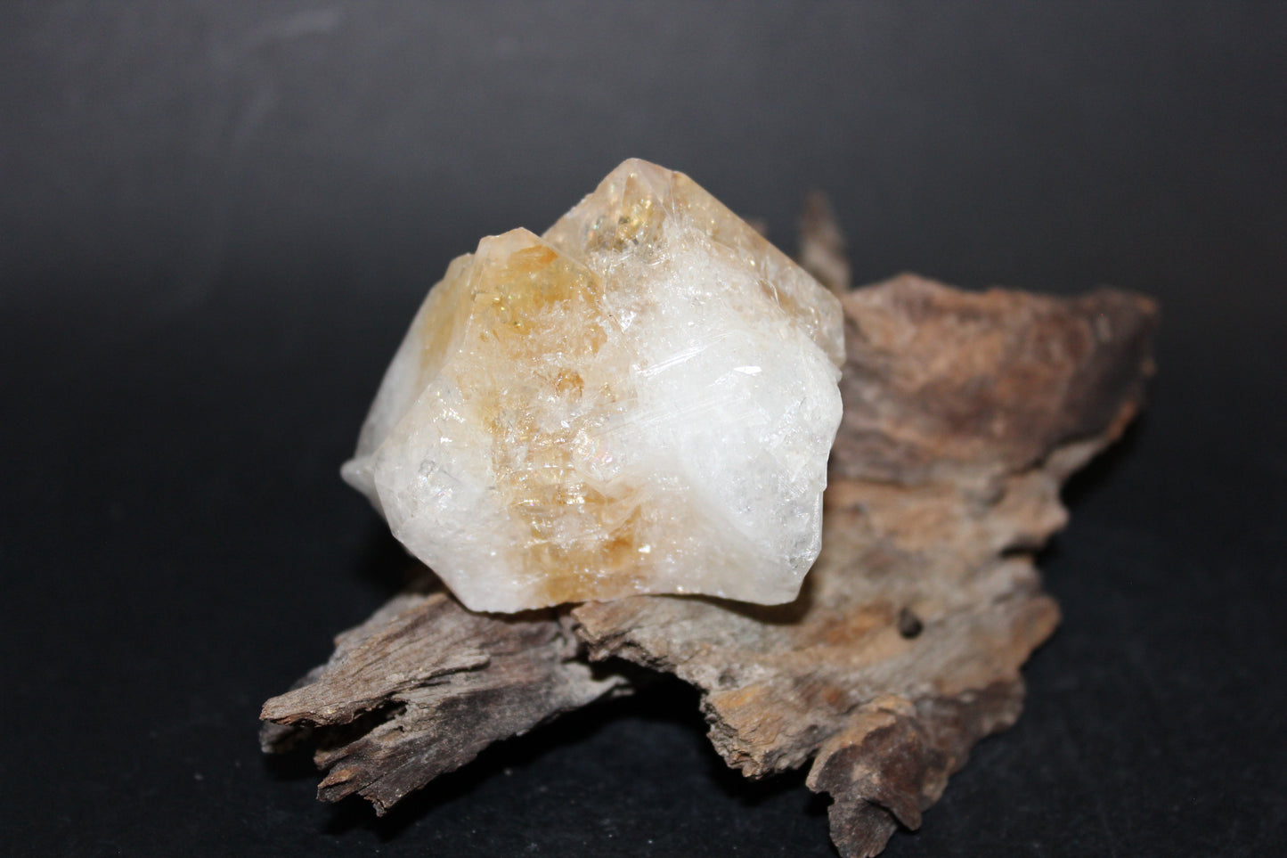 Point - Citrine (sawn base) - lge
