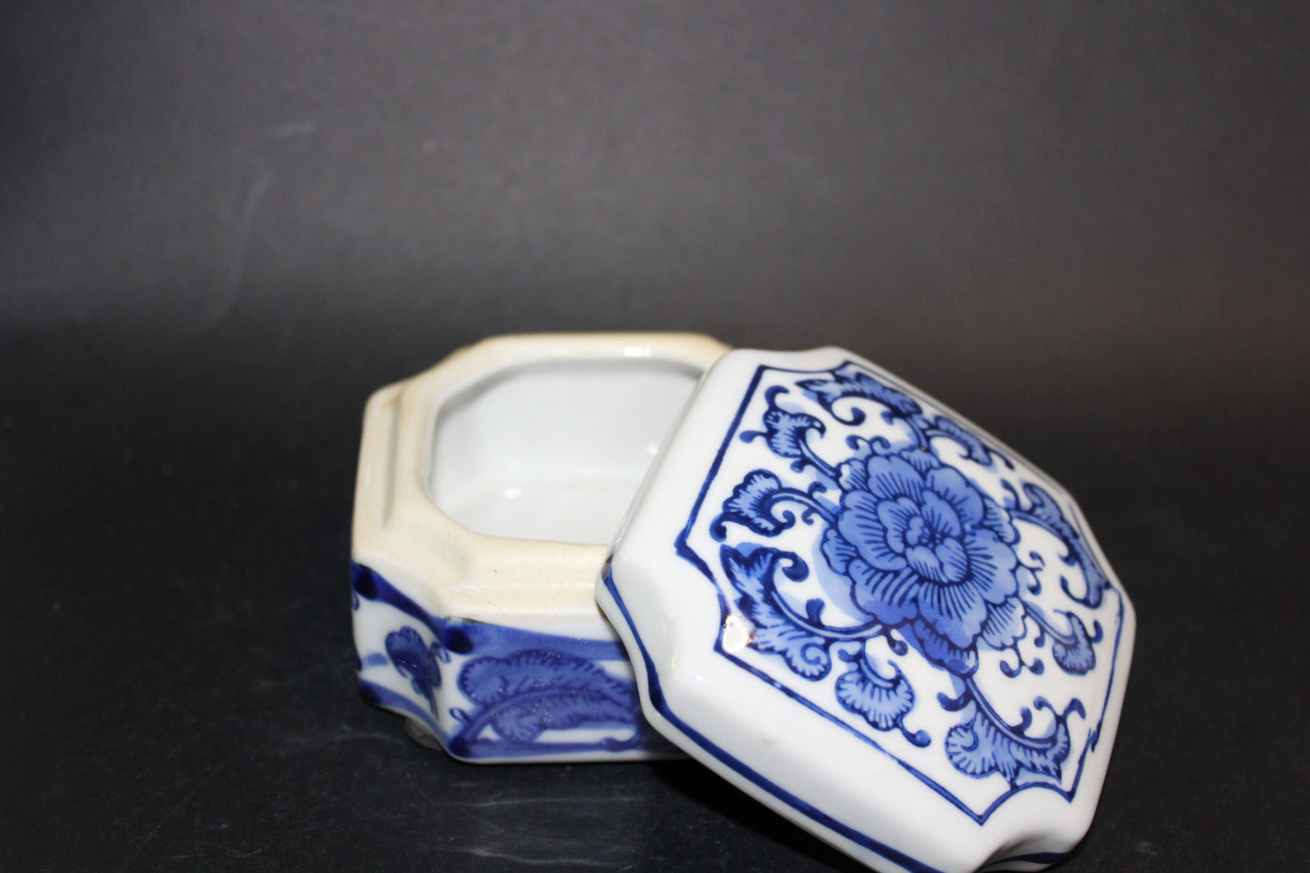 Box - (ceramic) - sml