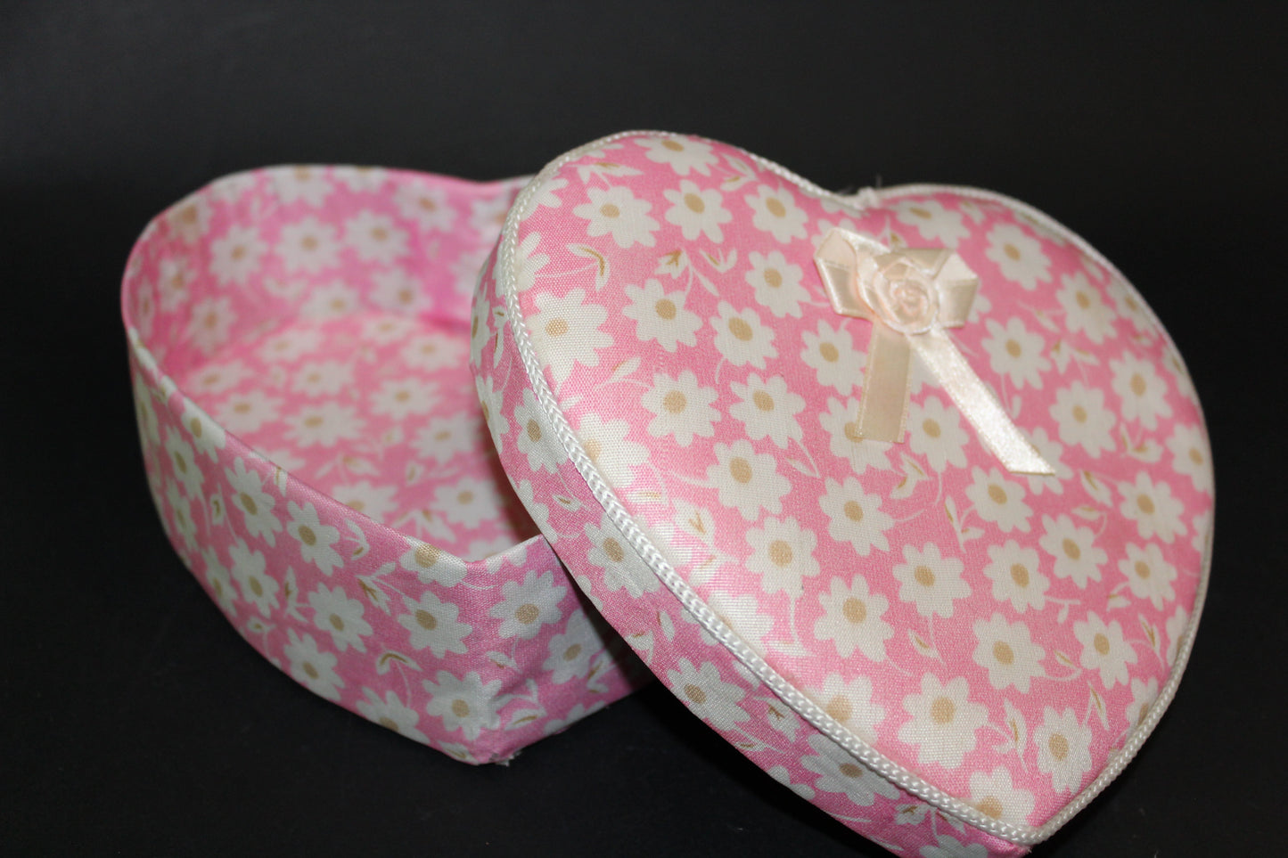 Box - fabric covered (heart)