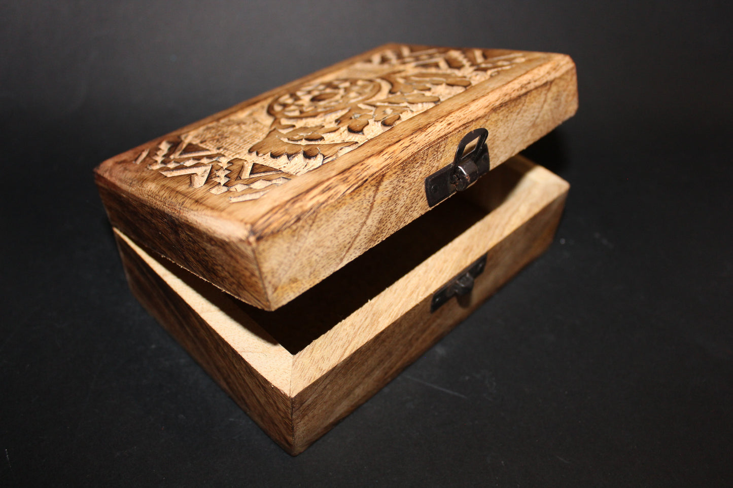 Box - carved timber - Dreamcatcher - med