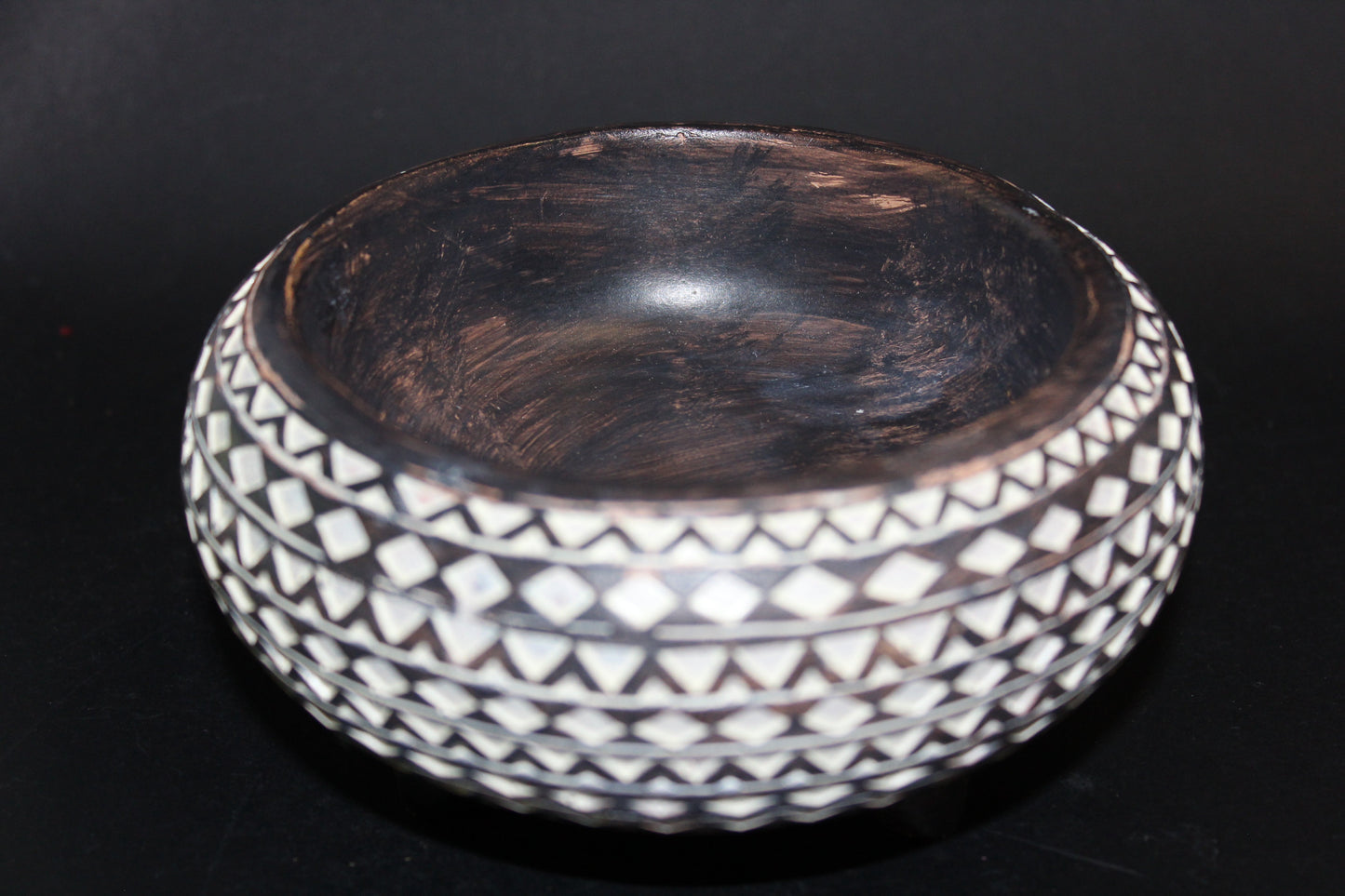 Bowl - Ceramic - carved timber look (whitewashed) - med