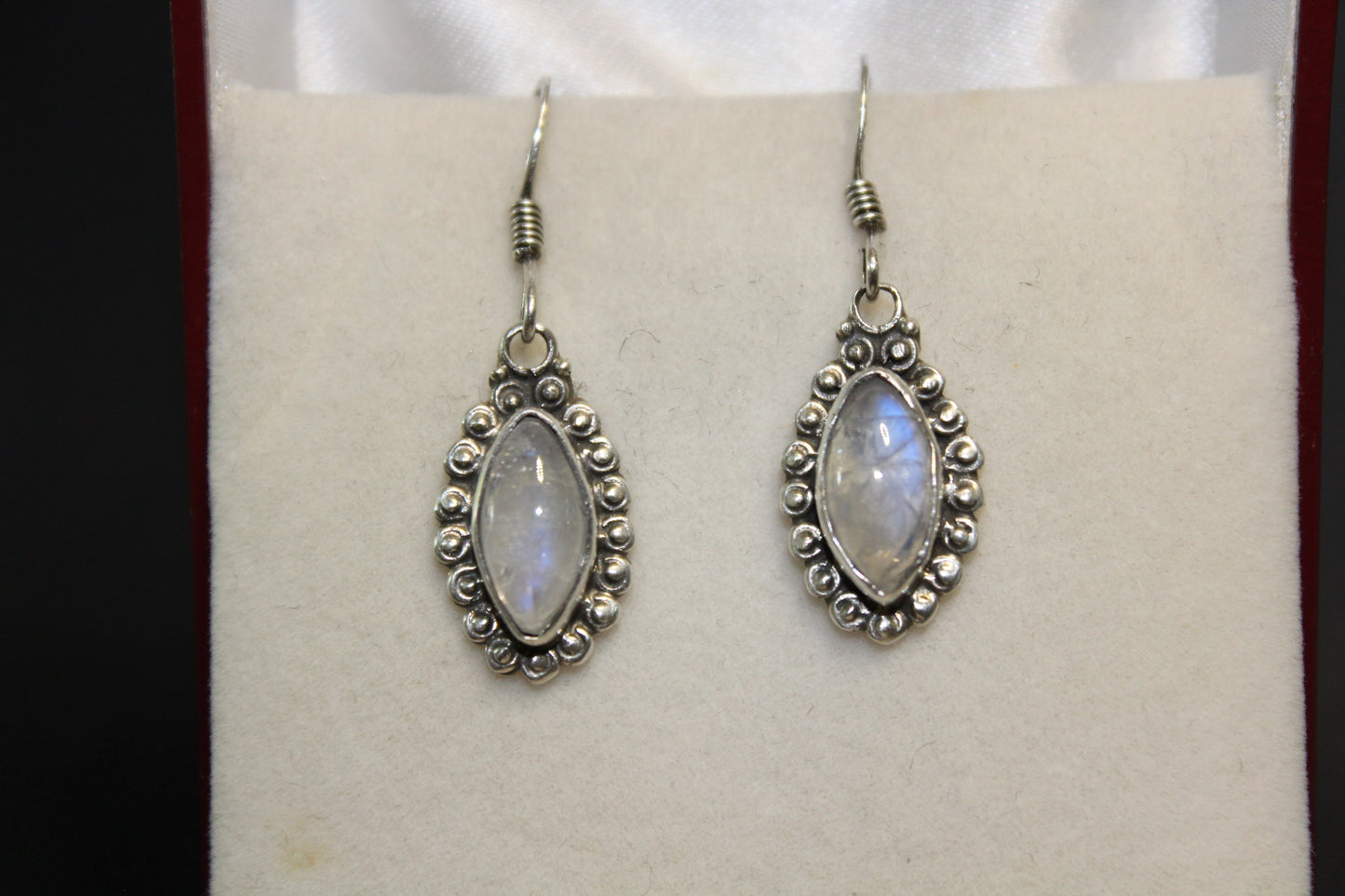 Earrings - Moonstone (Rainbow) - oval