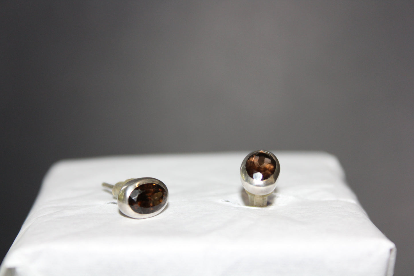Earrings - Studs - Smoky quartz (faceted) - oval