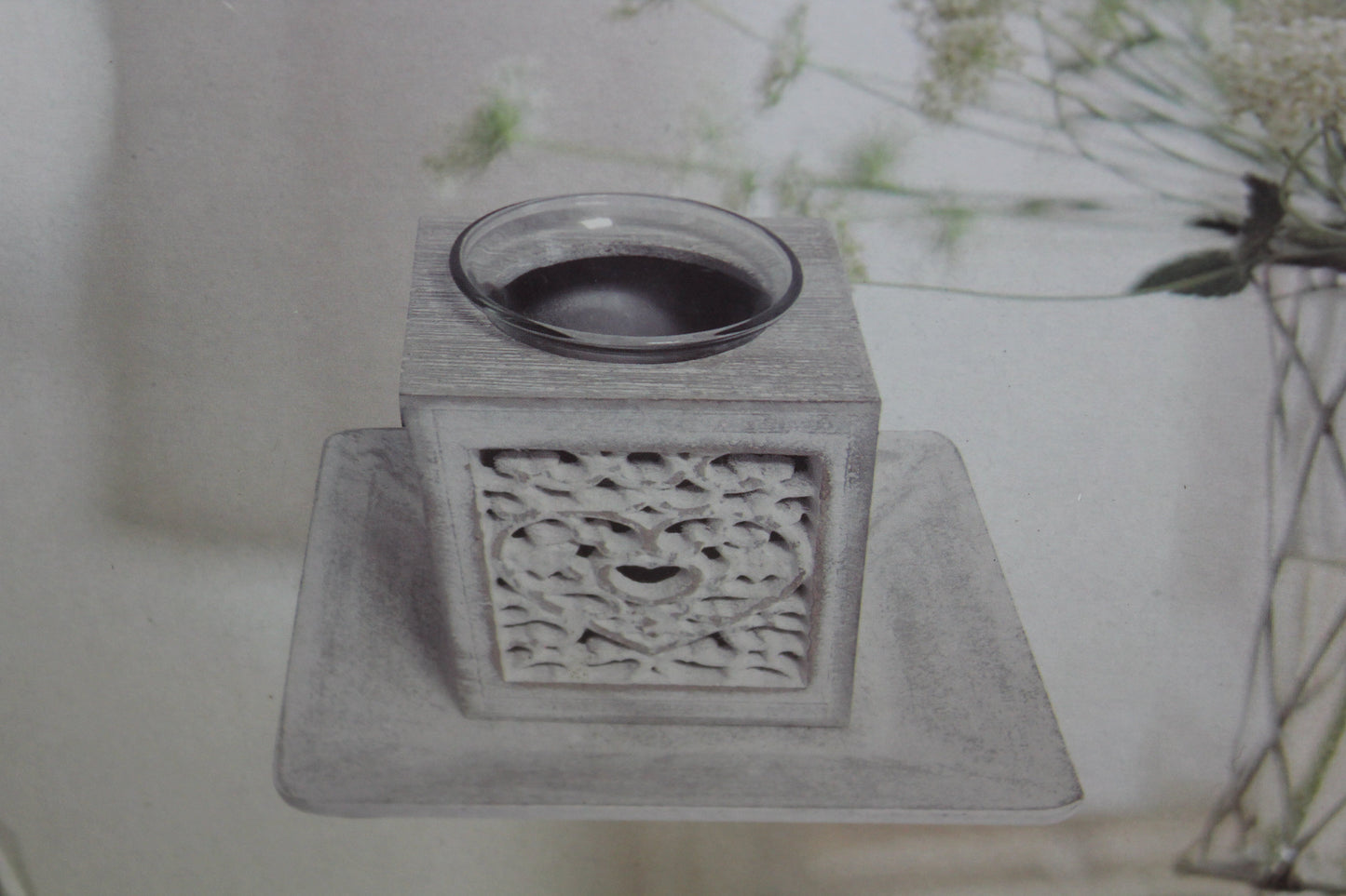 Candle Holder - Tealight - Heart filigree square on saucer