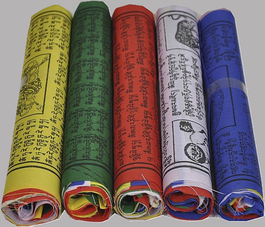 Flags - Tibetan prayer flags - med