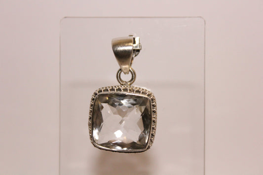 Pendant - Clear Quartz - med